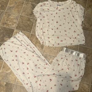 Abound Women's Pajama Set - White with Pink Floral Print